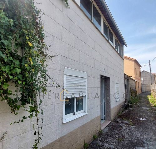 Casa con Potencial en Primera Línea de Mar en Vilanova de Arousa (1/6)
