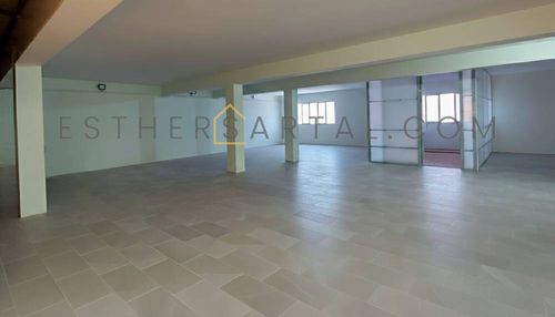 Conjunto residencial: 2 Casas, bajo Comercial y amplio garaje (2/6)