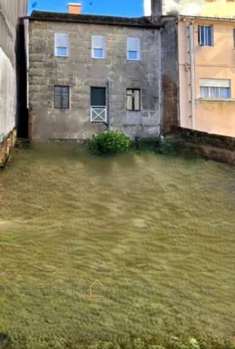 CASA DE PIEDRA CON TERRENO PARA REFORMAR EN EL CENTRO (4/6)